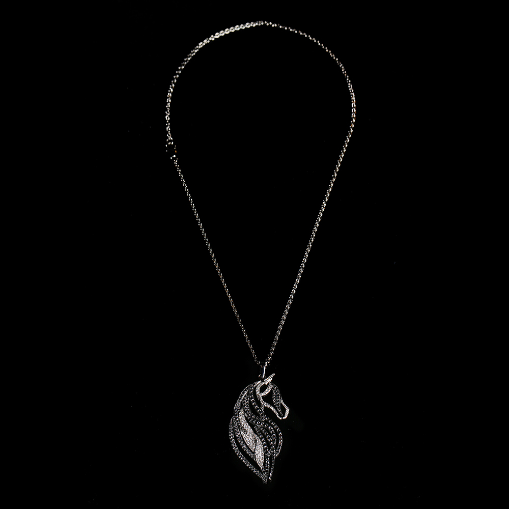 HORSE PENDANT - BLACK & WHITE
