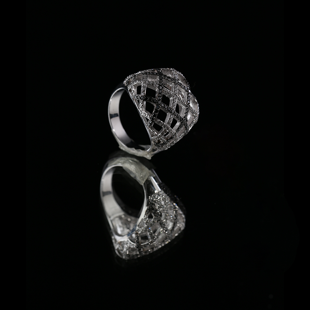 NET RING BLACK & WHITE DIAMONDS