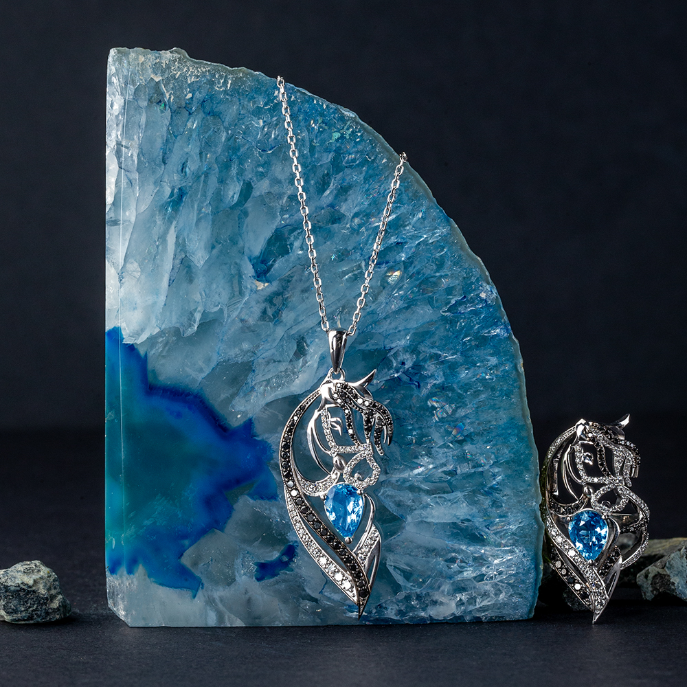 NEW HORSE PENDANT AQUAMARINE