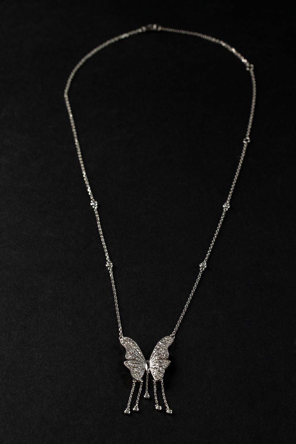 DIAMOND BUTTERFLY NECKLACE - Image 2