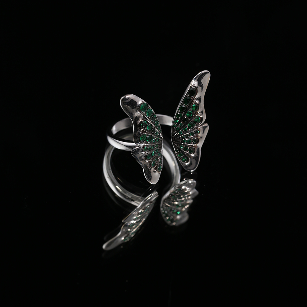 EMERALD BUTTERFLY RING