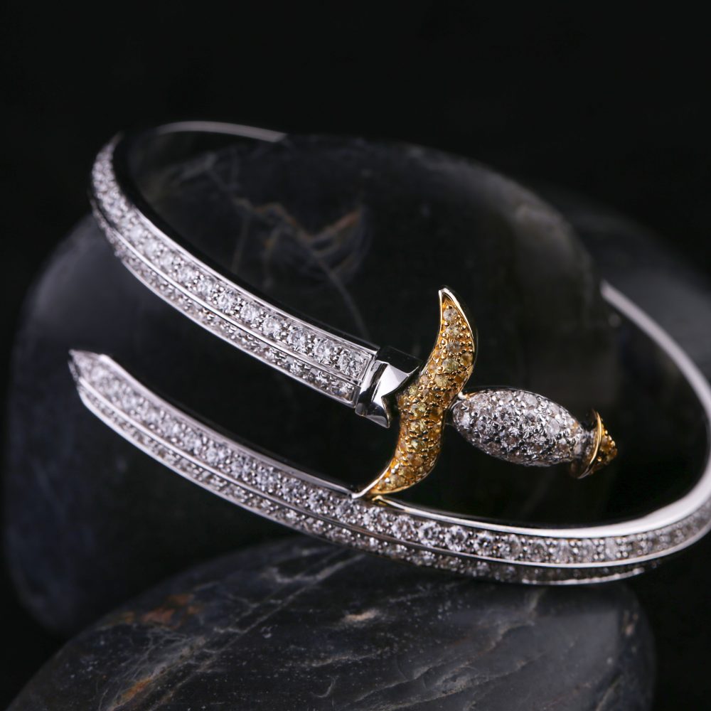 MISSION BRACELET WITH SAPPHIRE